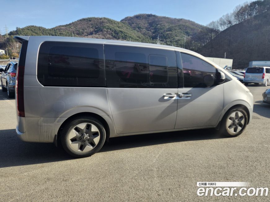 Hyundai Staria 2022