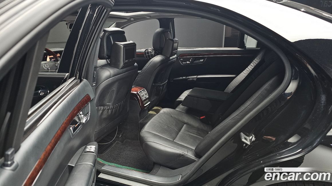 Mercedes-Benz S-Class 2007