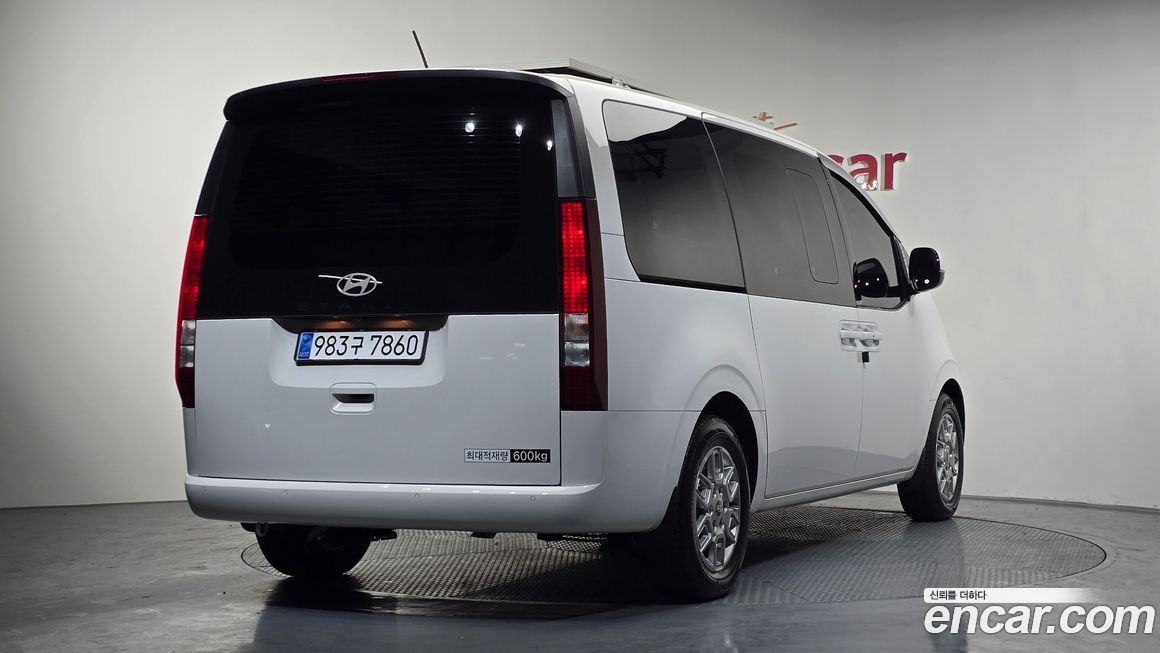 Hyundai Staria 2025