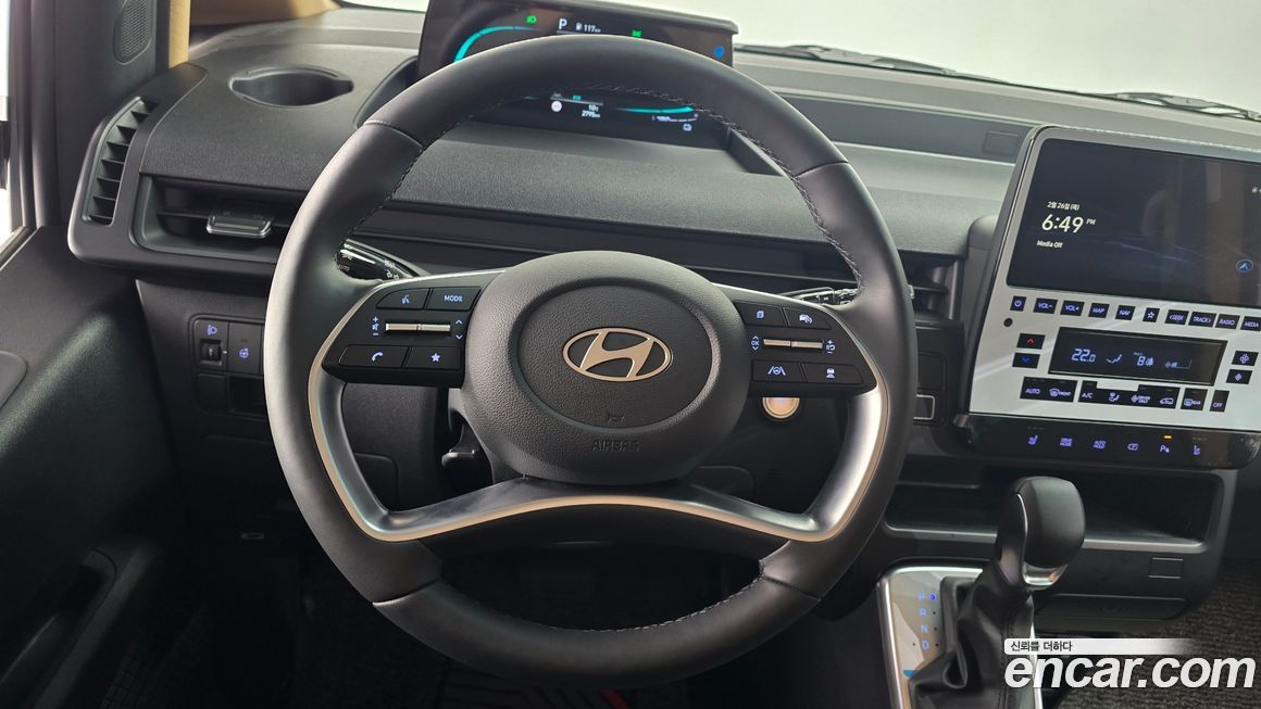 Hyundai Staria 2025