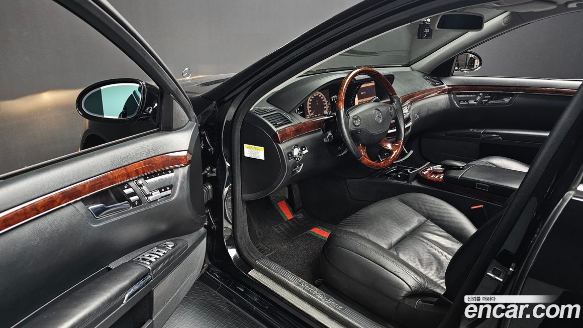 Mercedes-Benz S-Class 2007
