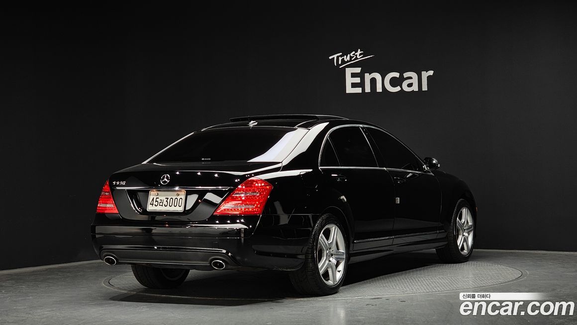 Mercedes-Benz S-Class 2007