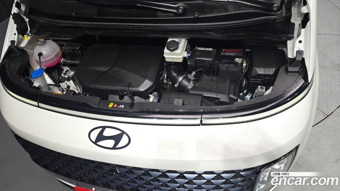 Hyundai Staria 2025