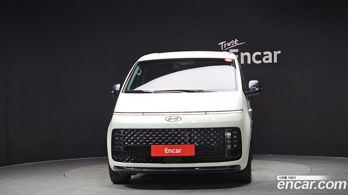 Hyundai Staria 2025