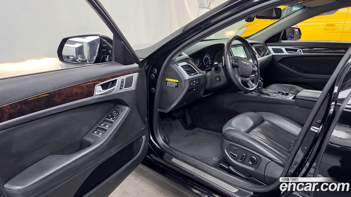 Hyundai Genesis 2014