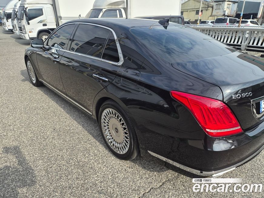 Genesis EQ900 2018