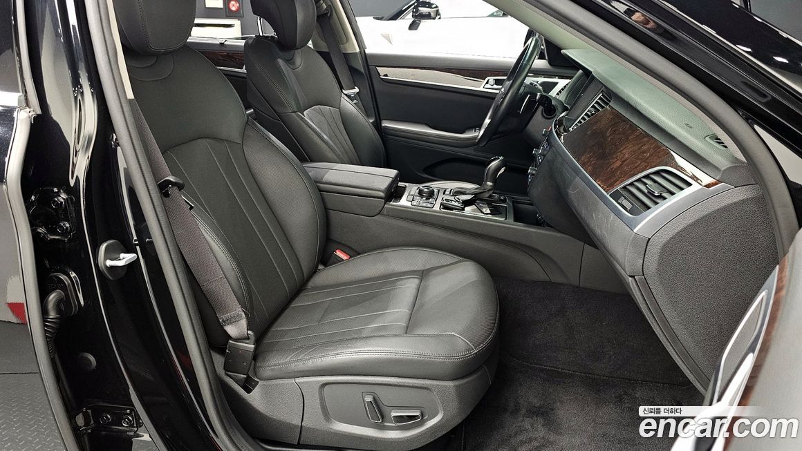 Hyundai Genesis 2016