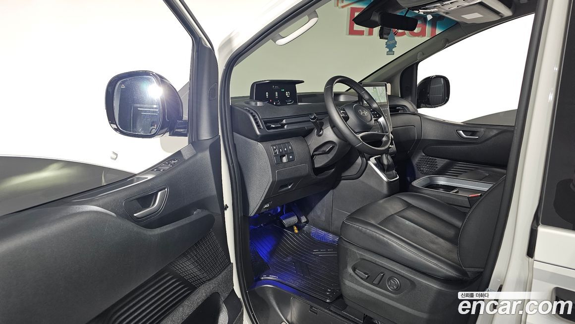 Hyundai Staria 2025