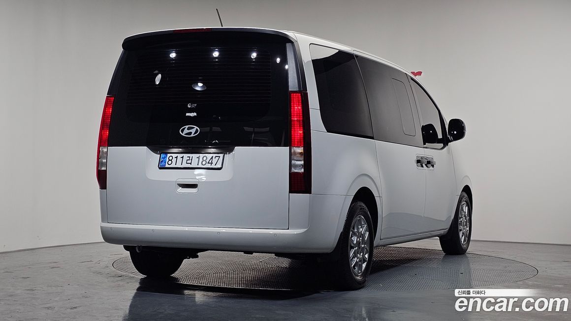 Hyundai Staria 2025