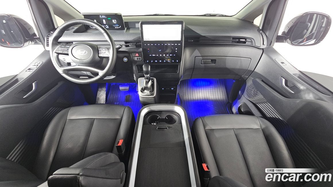 Hyundai Staria 2025