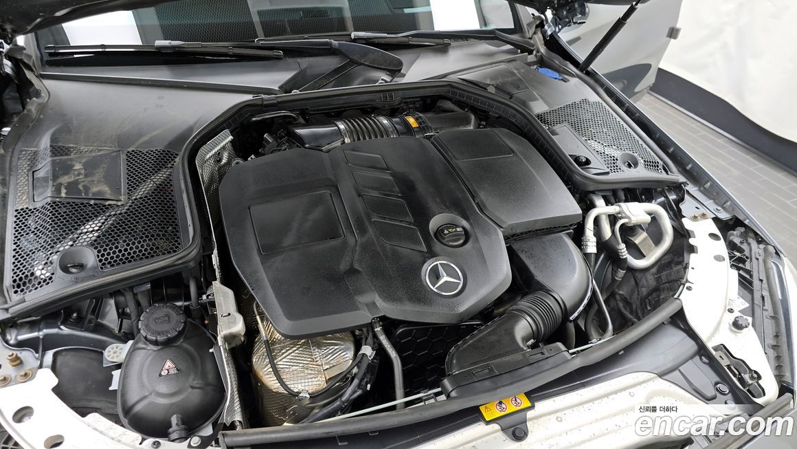 Mercedes-Benz C-Class 2021
