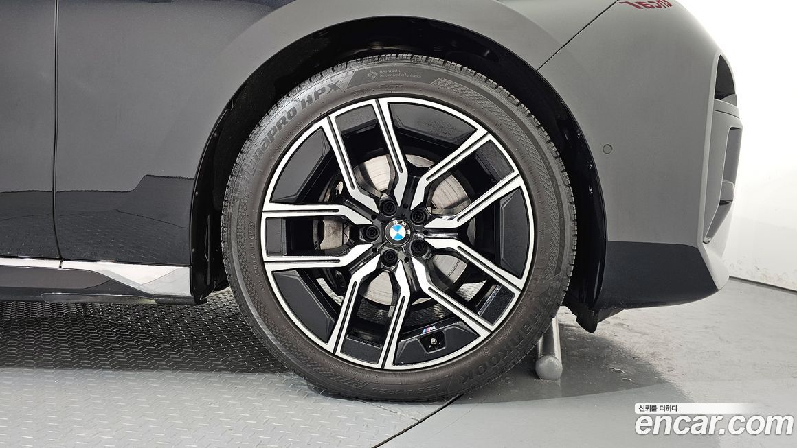 BMW 7-Series 2024