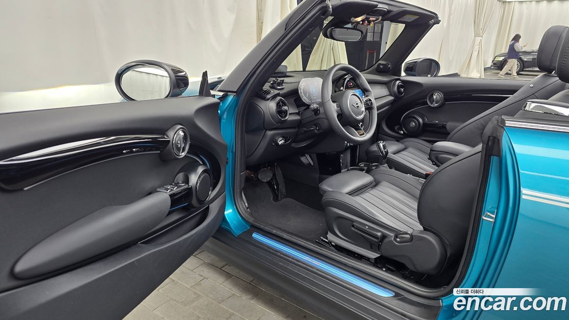 Mini Cooper Convertible 2023