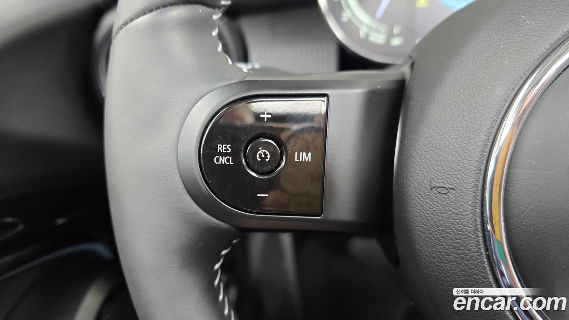 Mini Cooper Convertible 2023