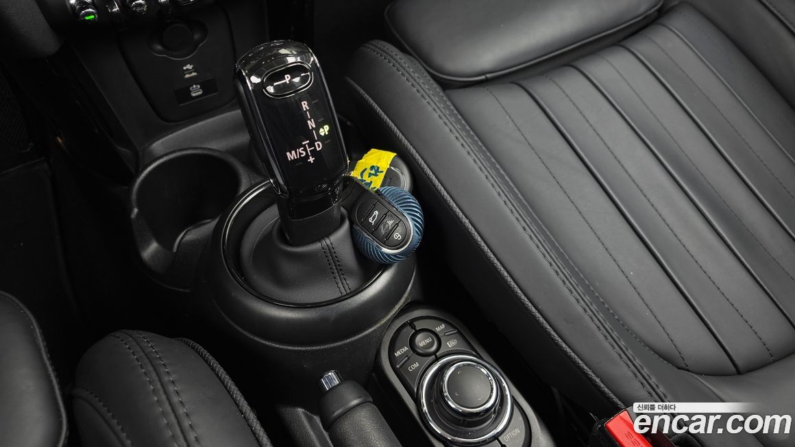 Mini Cooper Convertible 2023