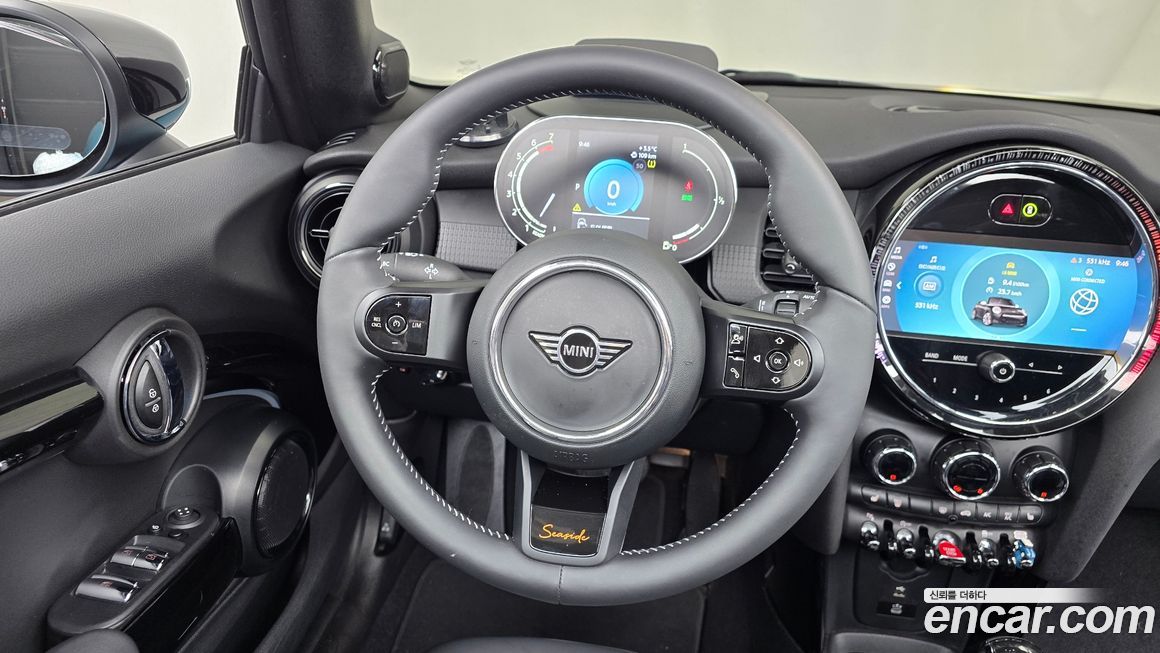 Mini Cooper Convertible 2023