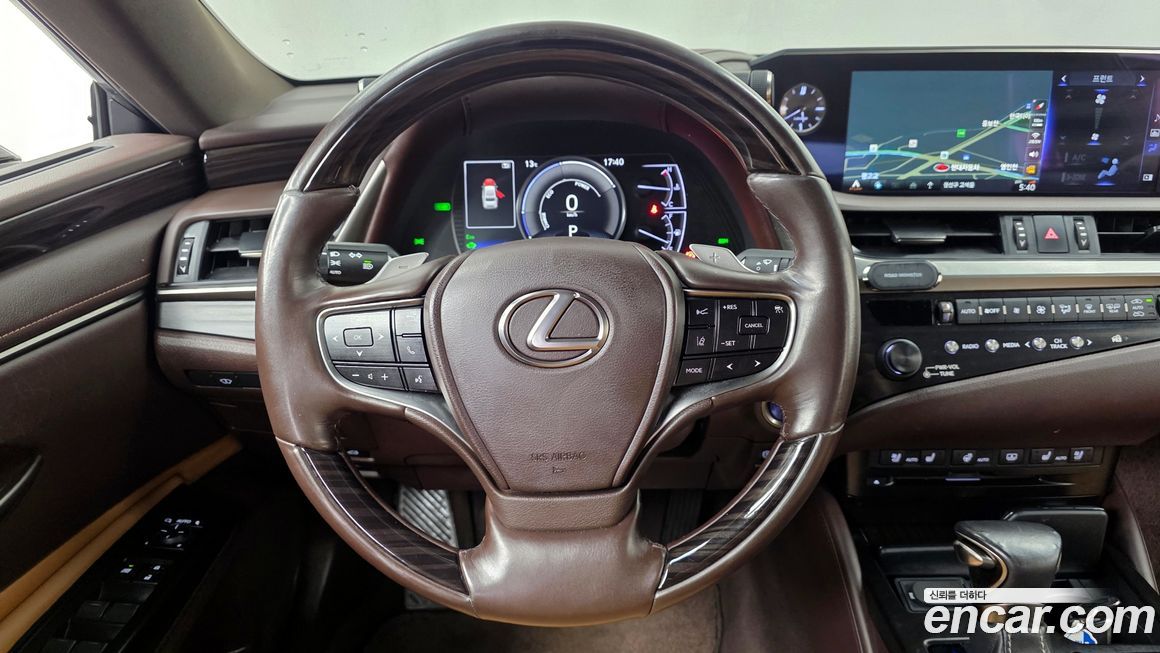 Lexus ES 2019