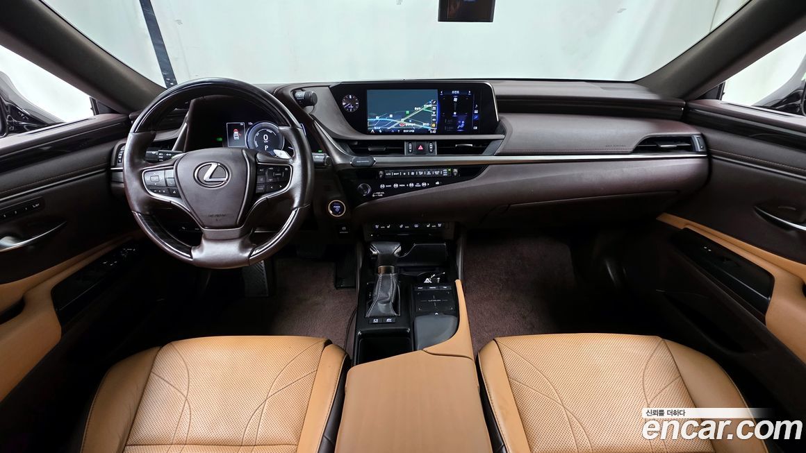 Lexus ES 2019