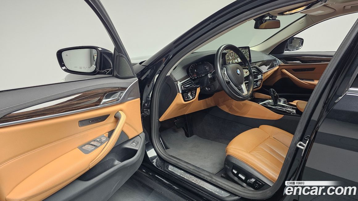 BMW 5-Series 2021