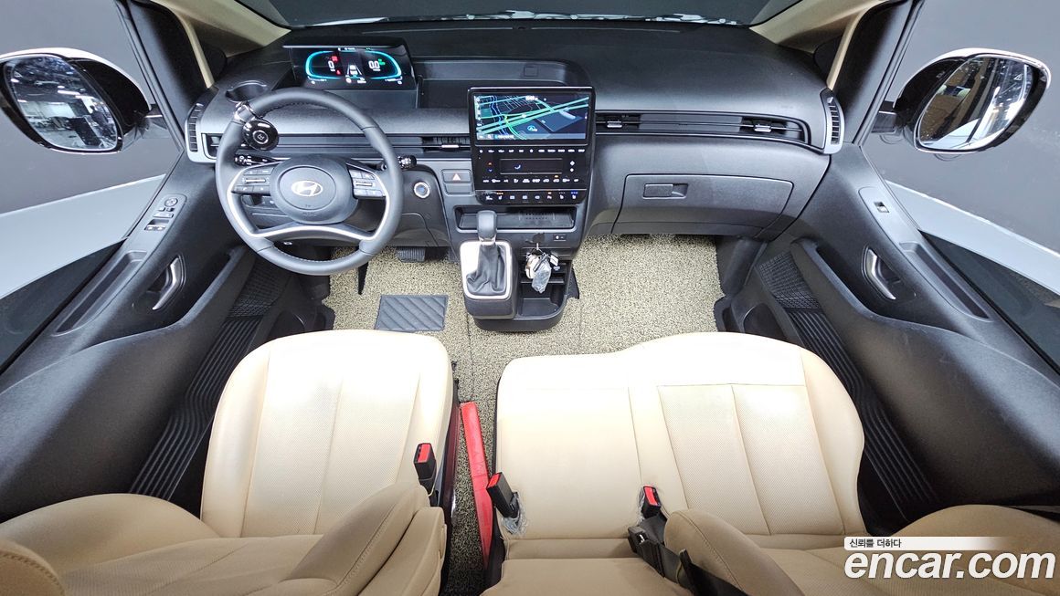 Hyundai Staria 2025