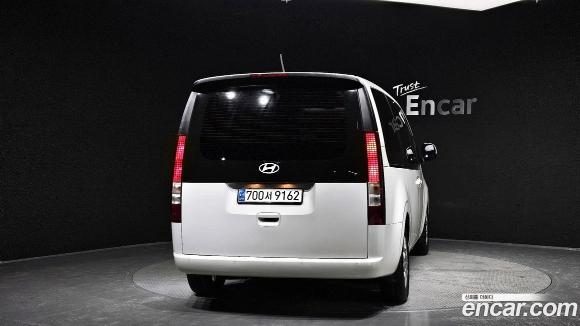 Hyundai Staria 2025
