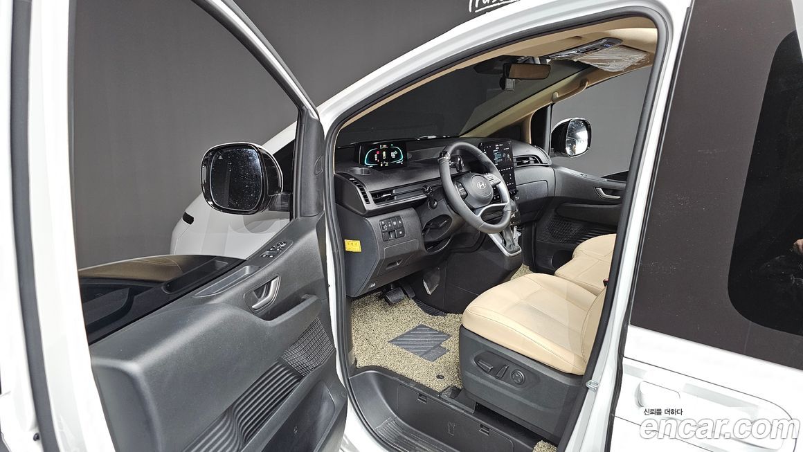 Hyundai Staria 2025