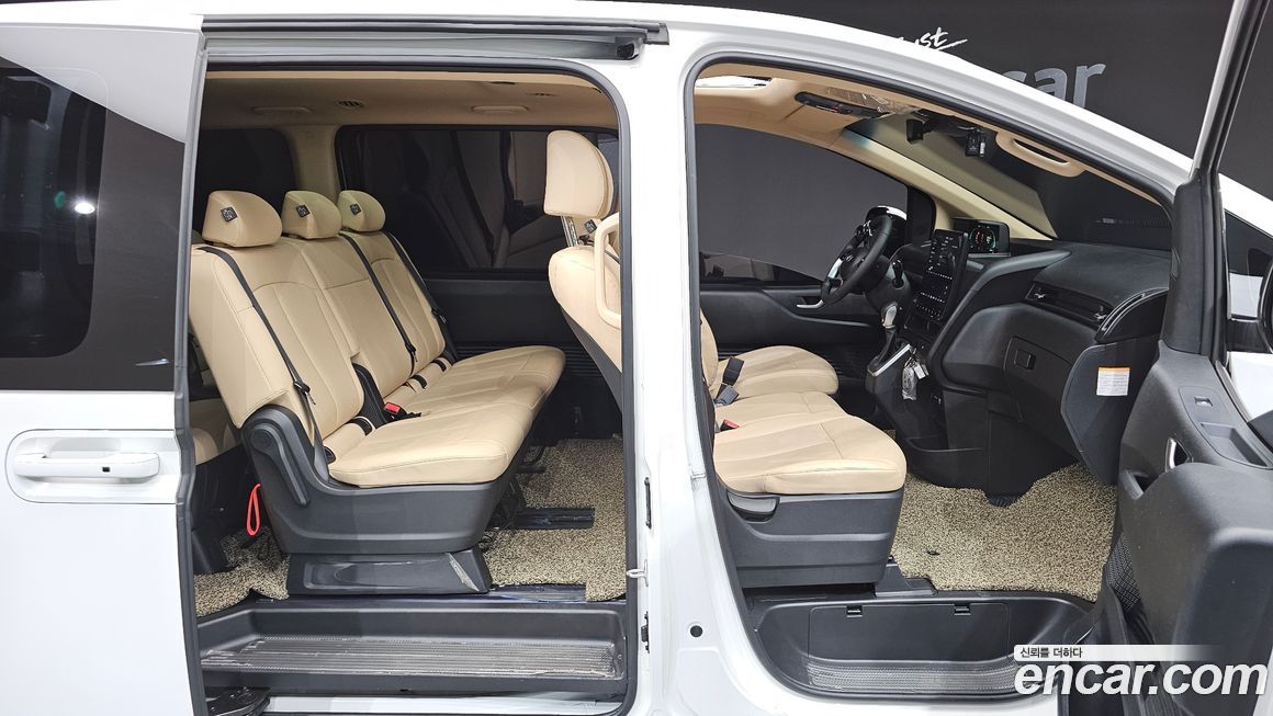 Hyundai Staria 2025