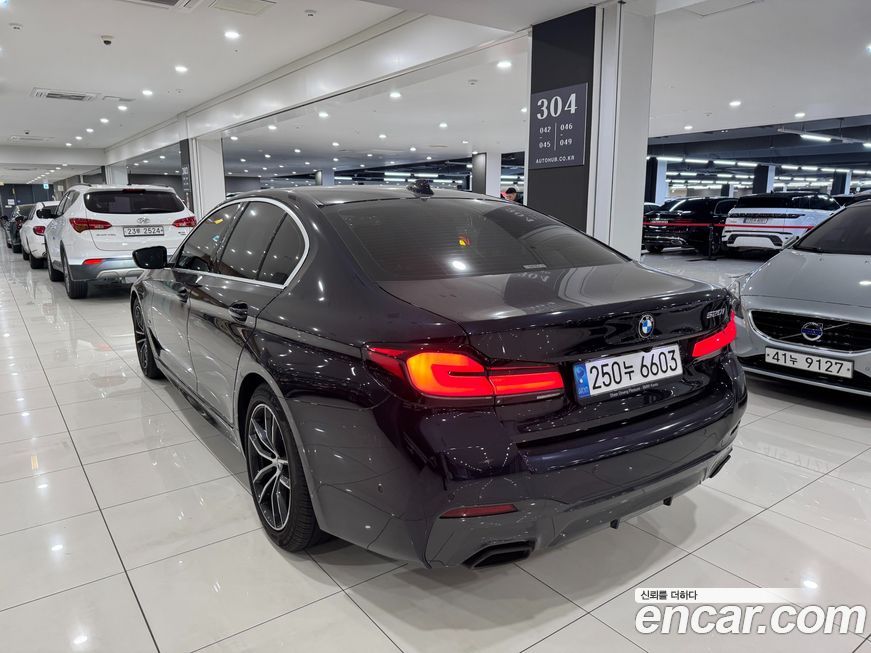 BMW 5-Series 2023