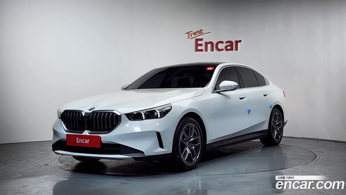 BMW 5-Series 2024