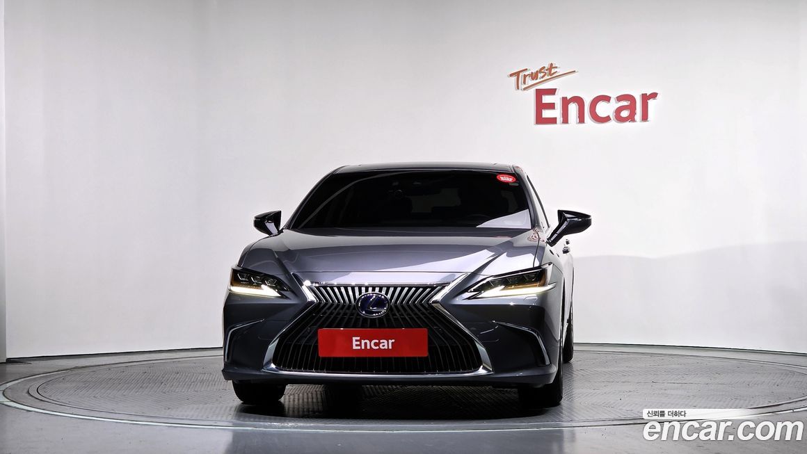 Lexus ES 2021