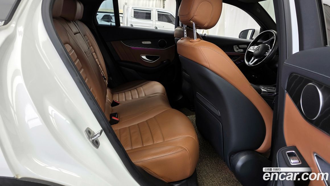 Mercedes-Benz GLC-Class 2023