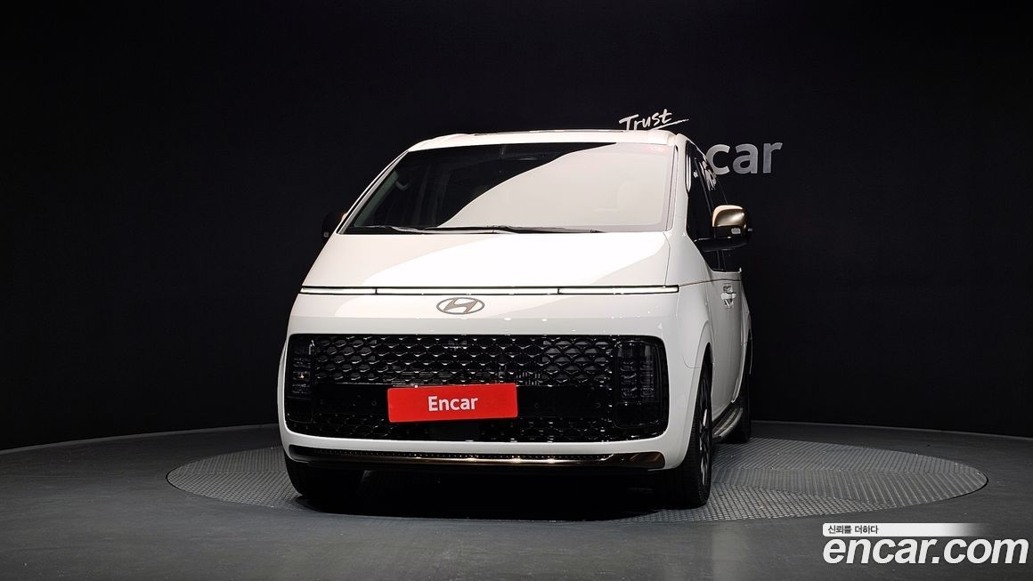 Hyundai Staria 2025