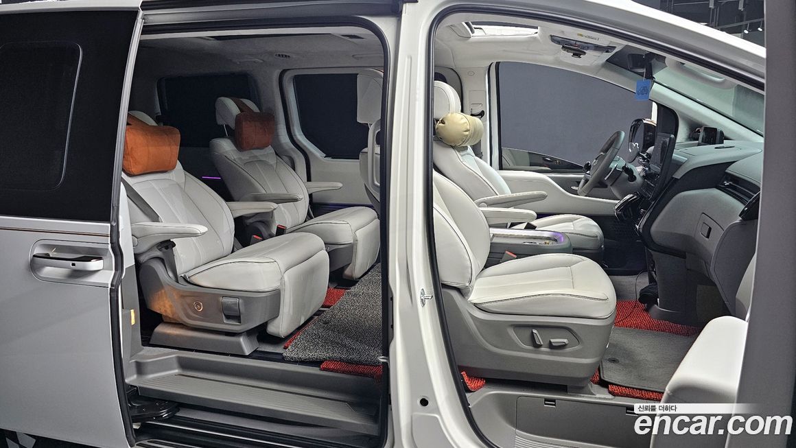 Hyundai Staria 2025