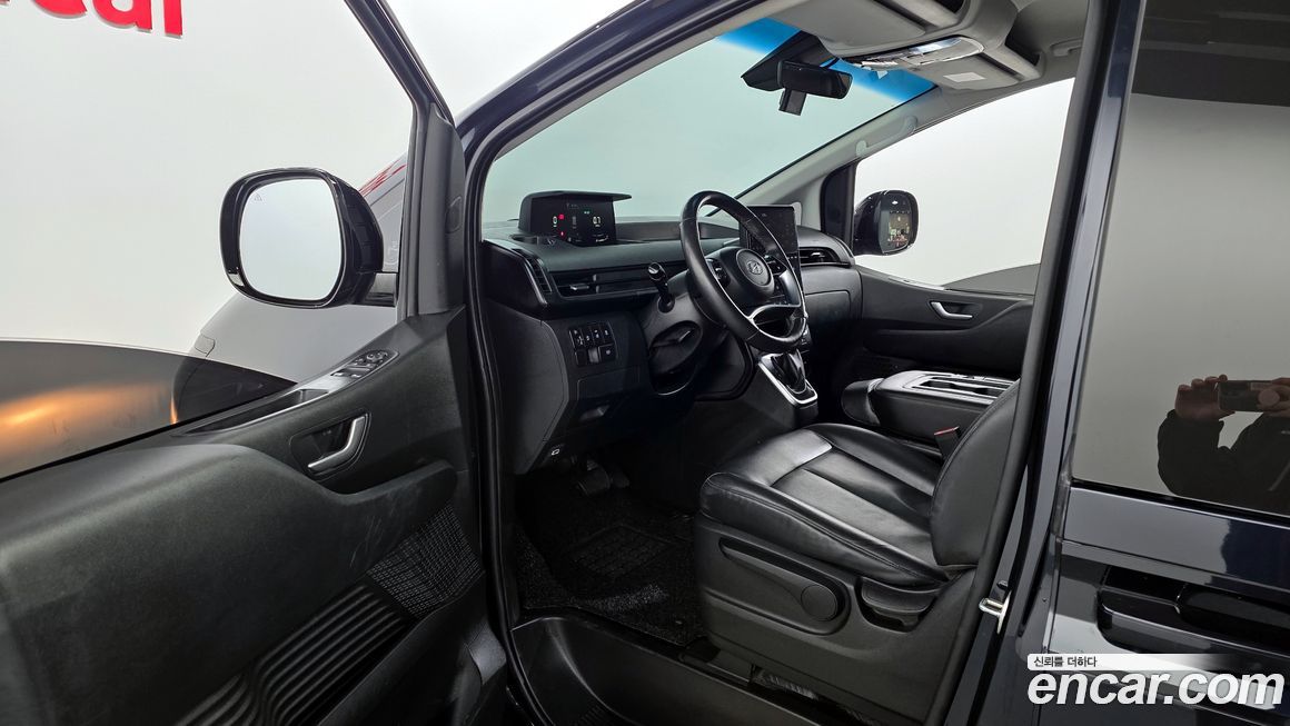 Hyundai Staria 2023