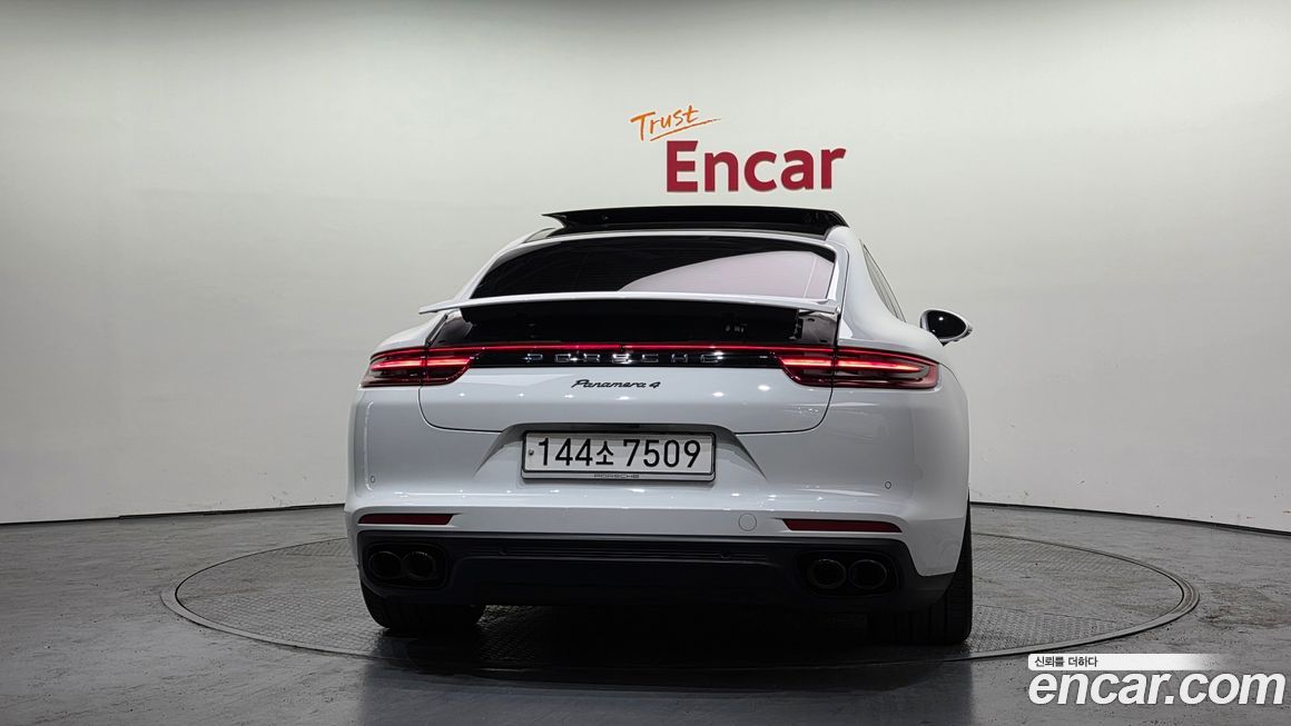 Porsche Panamera 2020