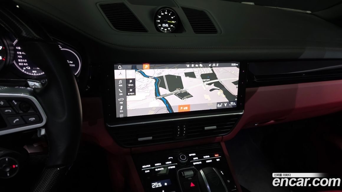 Porsche Cayenne 2021