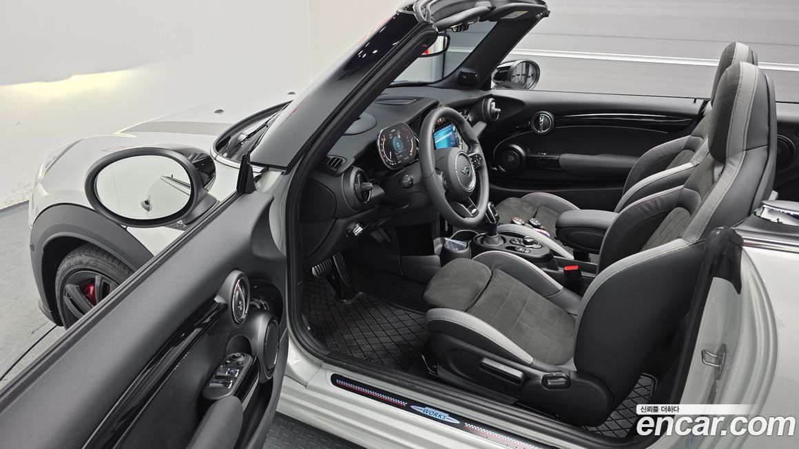 Mini Cooper Convertible 2023