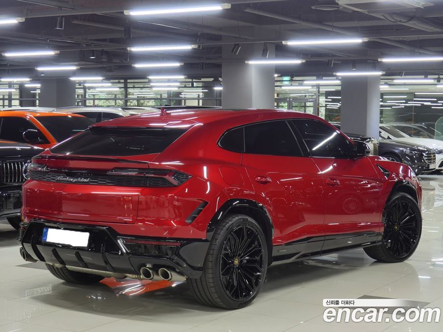 Lamborghini Urus 2025