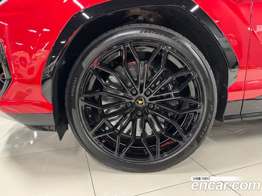 Lamborghini Urus 2025