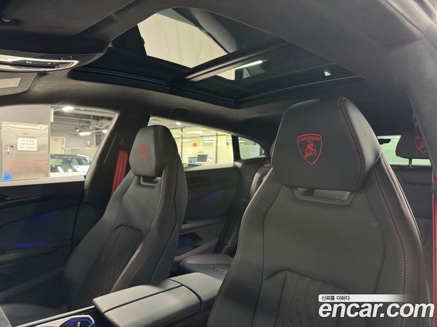 Lamborghini Urus 2025