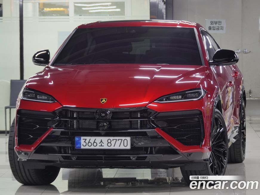 Lamborghini Urus 2025