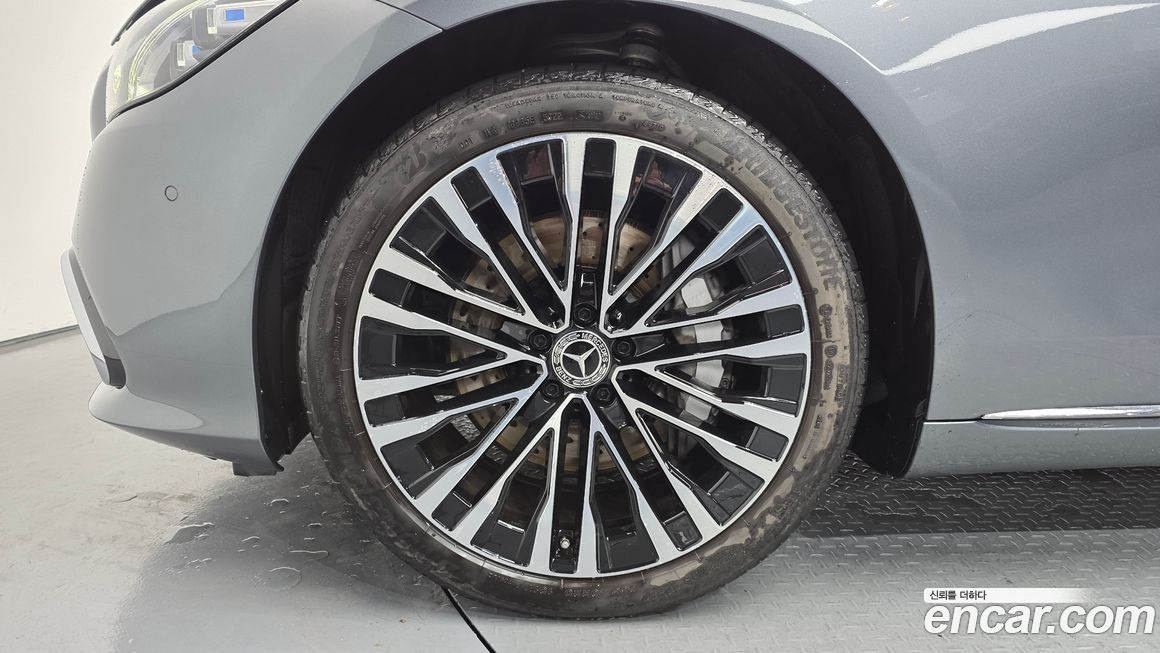 Mercedes-Benz S-Class 2023