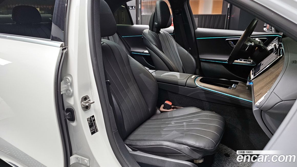 Mercedes-Benz E-Class 2025