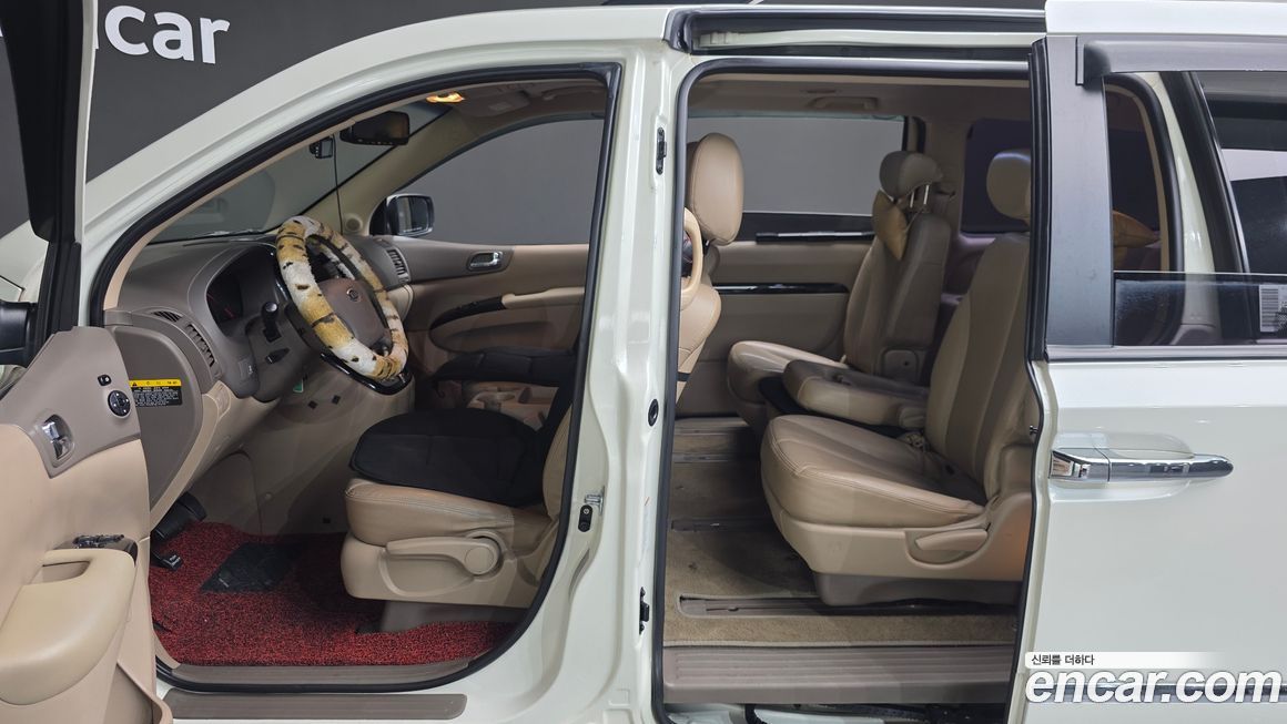 Kia Canival 2011