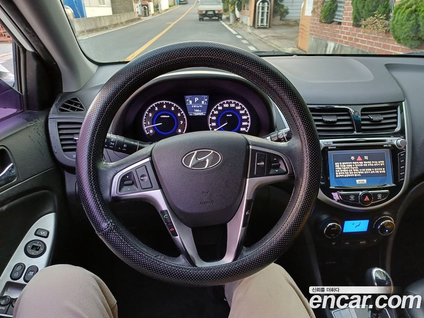 Hyundai Accent 2013