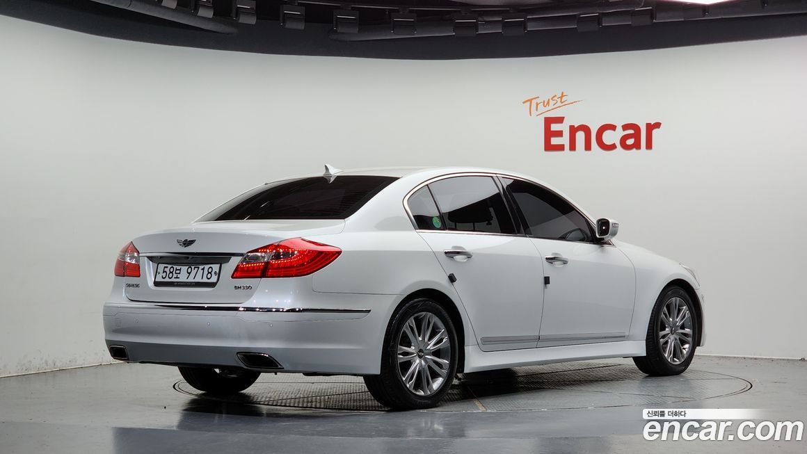 Hyundai Genesis 2012