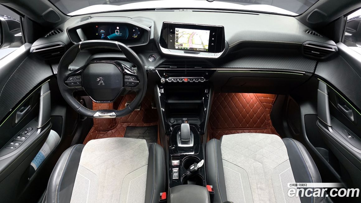 Peugeot 208 2021