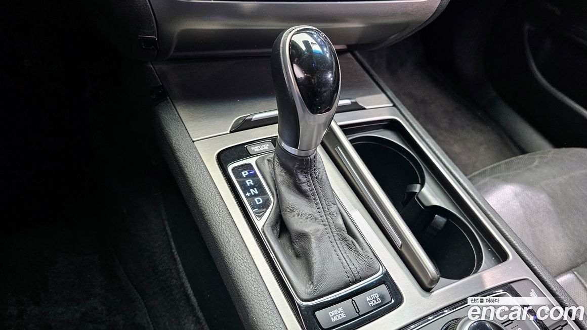 Hyundai Genesis 2016