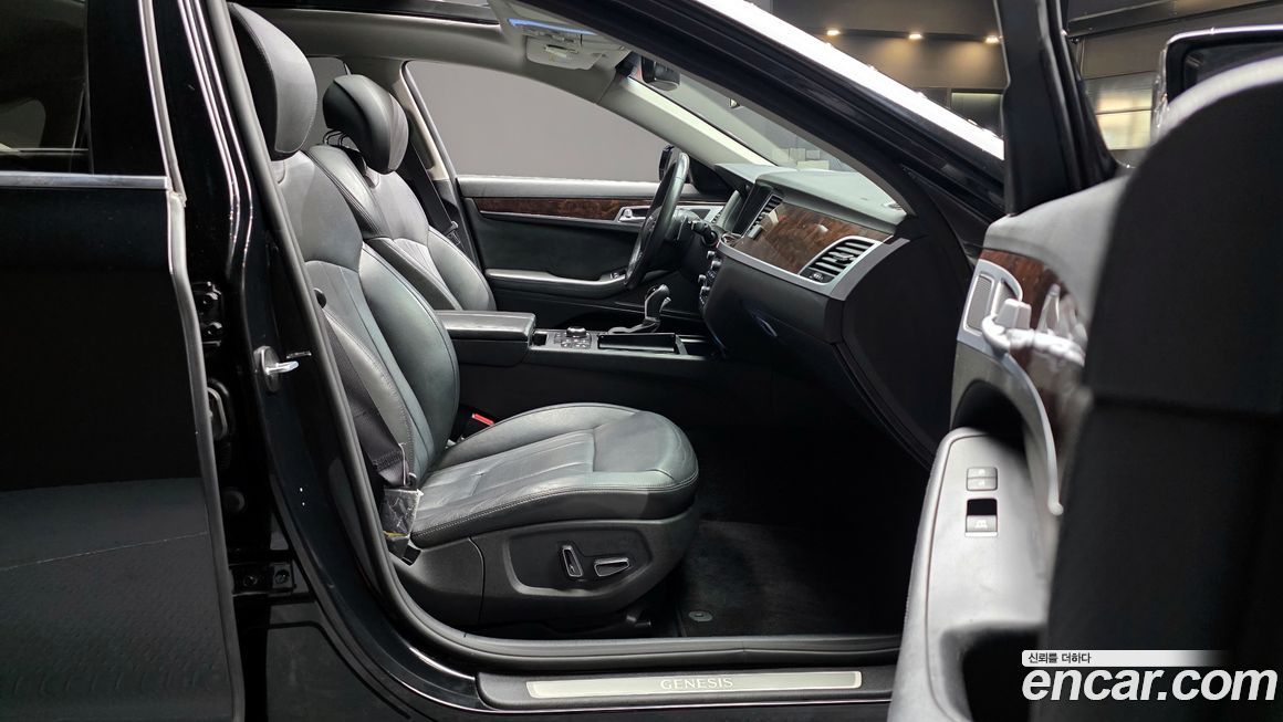 Hyundai Genesis 2016