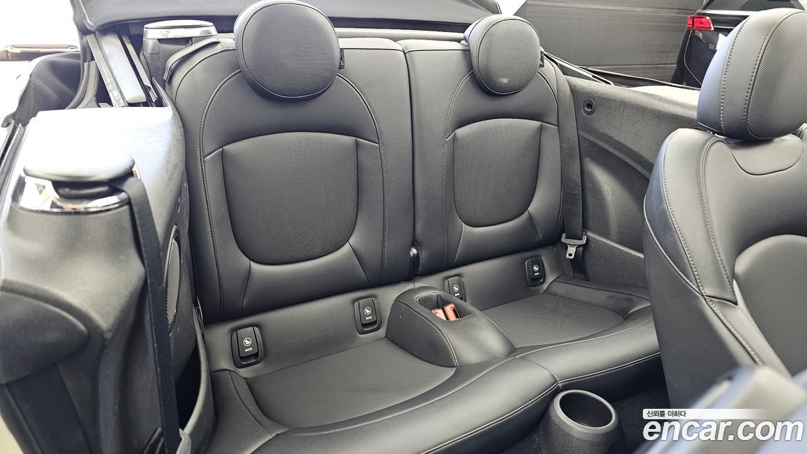 Mini Cooper Convertible 2022